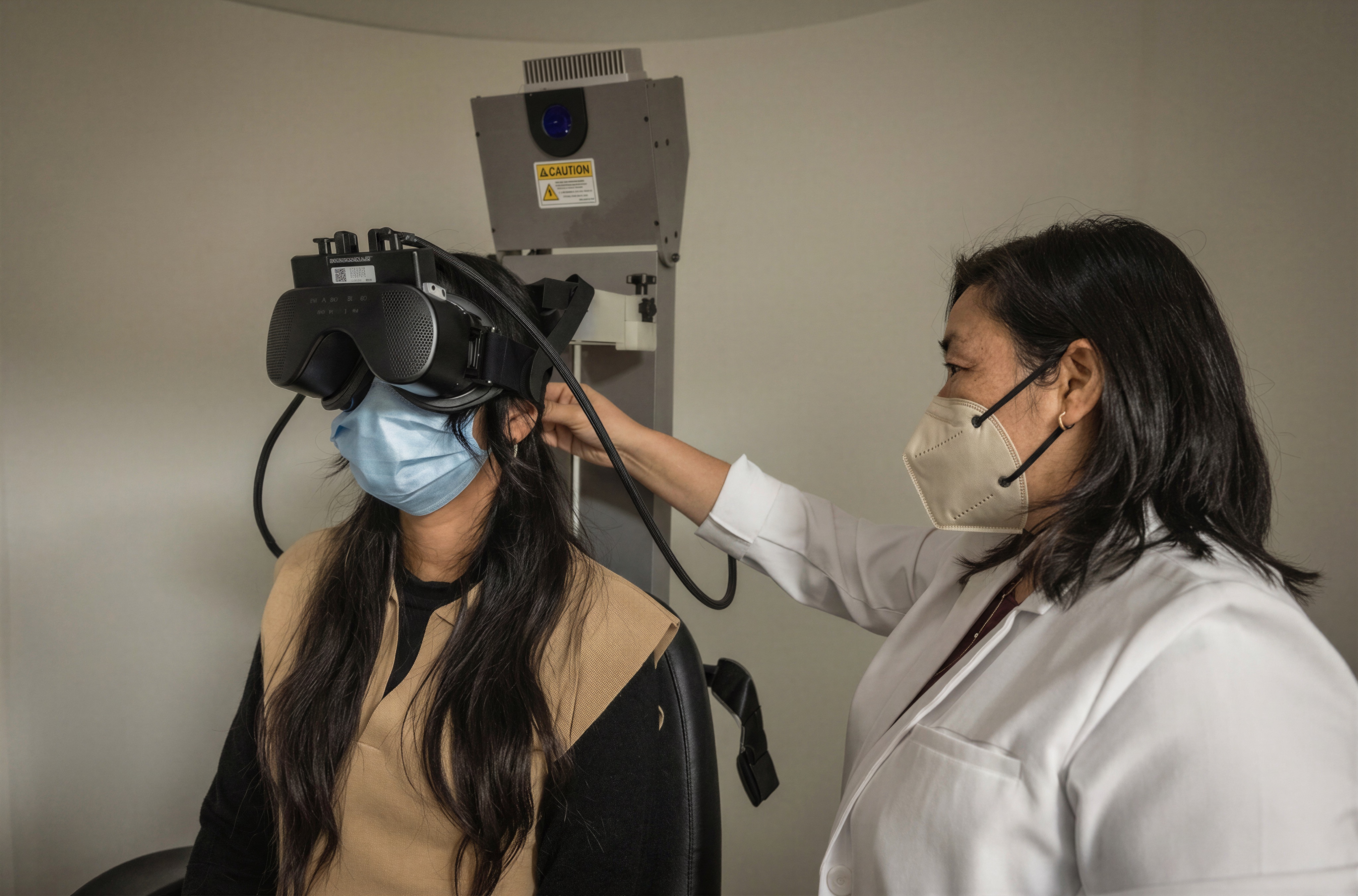 Hearing test with headset